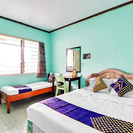 Spot On 90003 Villa Tawang Cianjur Extérieur photo