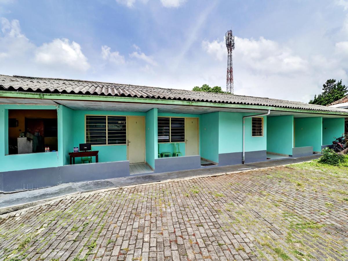 Spot On 90003 Villa Tawang Cianjur Extérieur photo